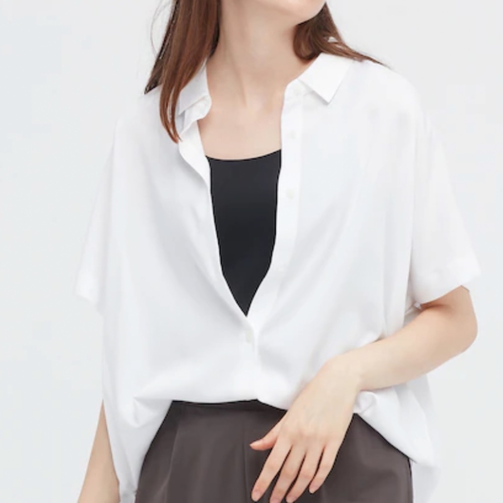 NWOT Uniqlo Rayon Short-Sleeve Blouse (Size XS)